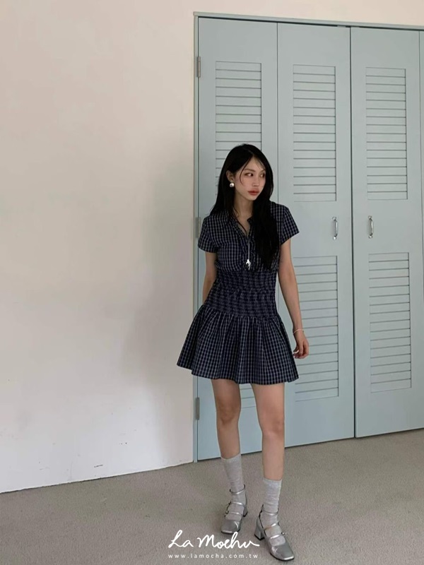 泡泡布小包袖格紋洋裝